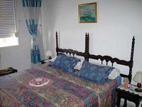 Dormitorio con 2 camas